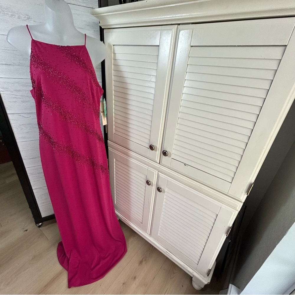 Chic Fuchsia Backless Gown